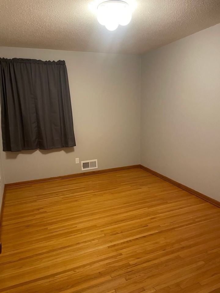 3640 Edward St Ne - Photo 6 of 18