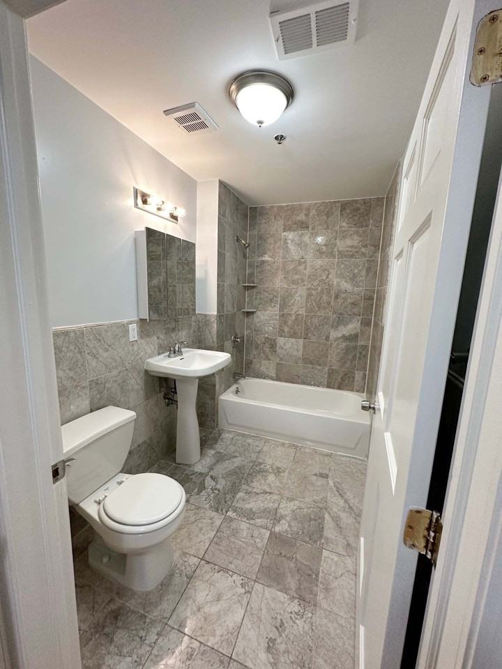 4115 Park Ave Apartments - Photo 4 of 7