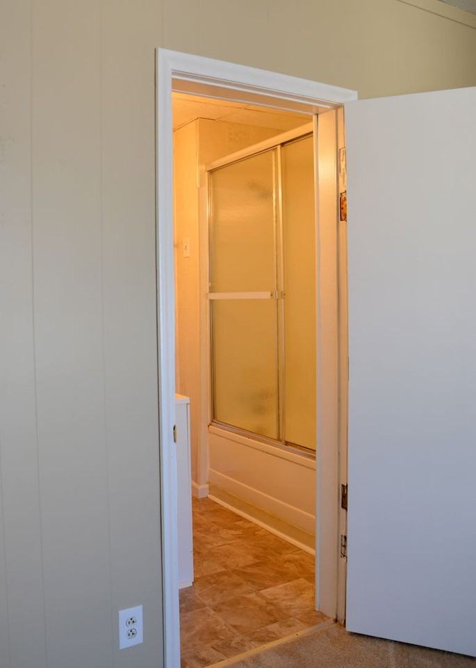 711 W 28th St - Photo 4 of 11