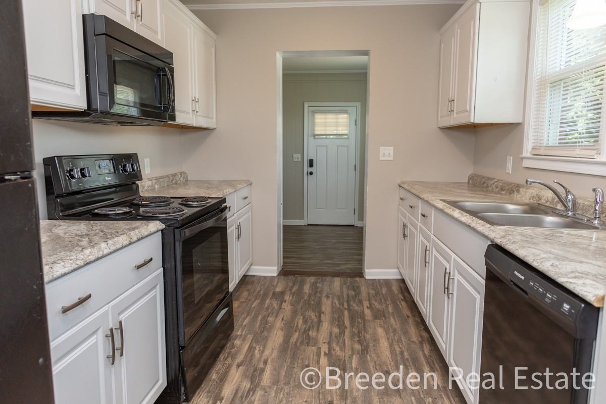 1096 Elm Cir #1 - Photo 2 of 16