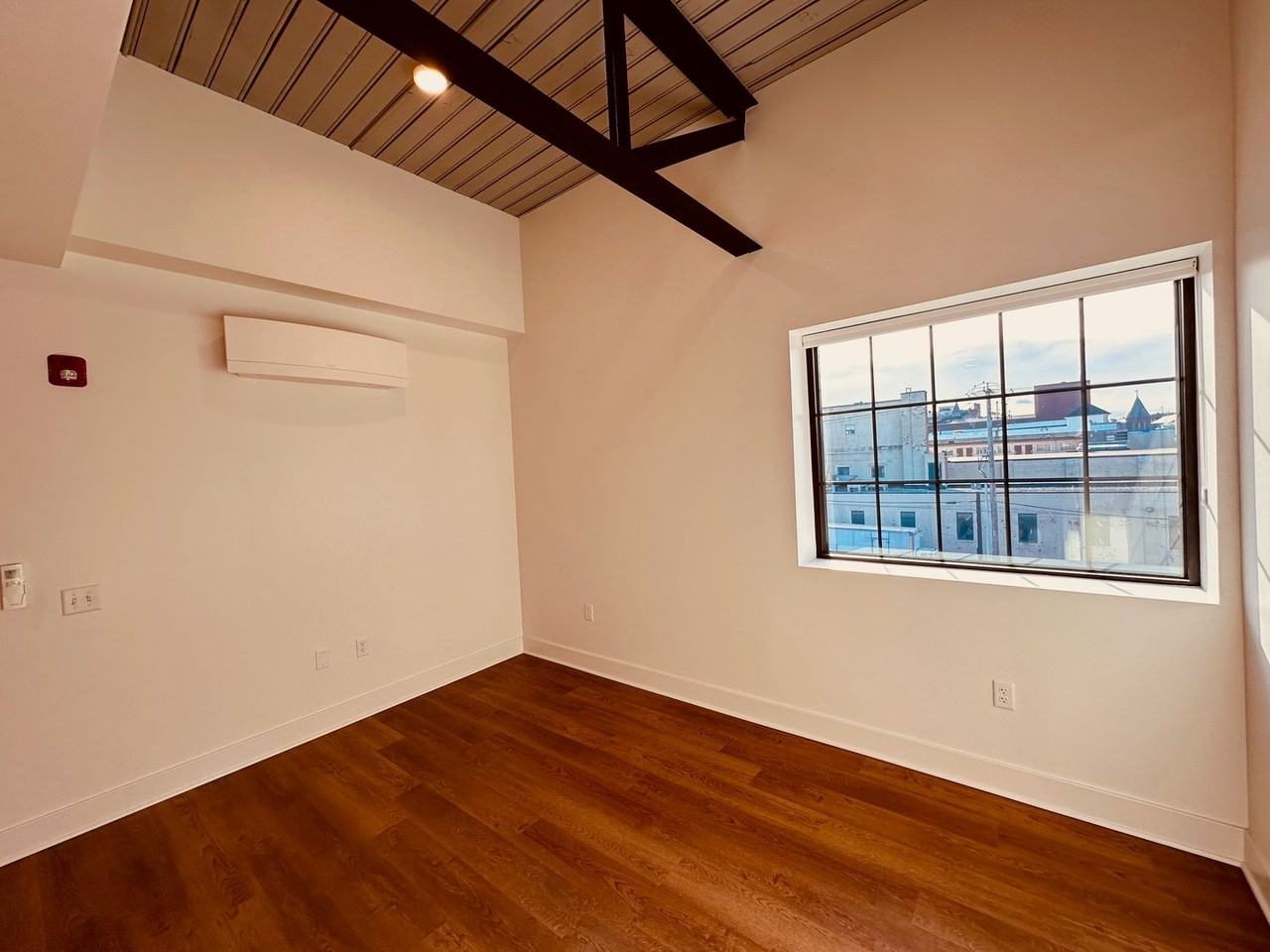 204 N George St #303 - Photo 3 of 9
