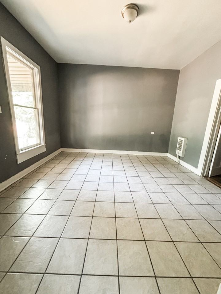1518 S College St #A - Photo 4 of 5