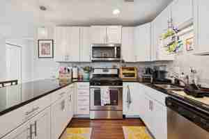 featured image of 2449 Lyndale Ave S