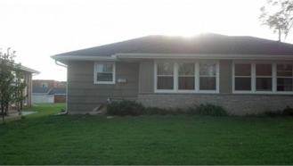 704 Robinwood Ln - Photo 1 of 1