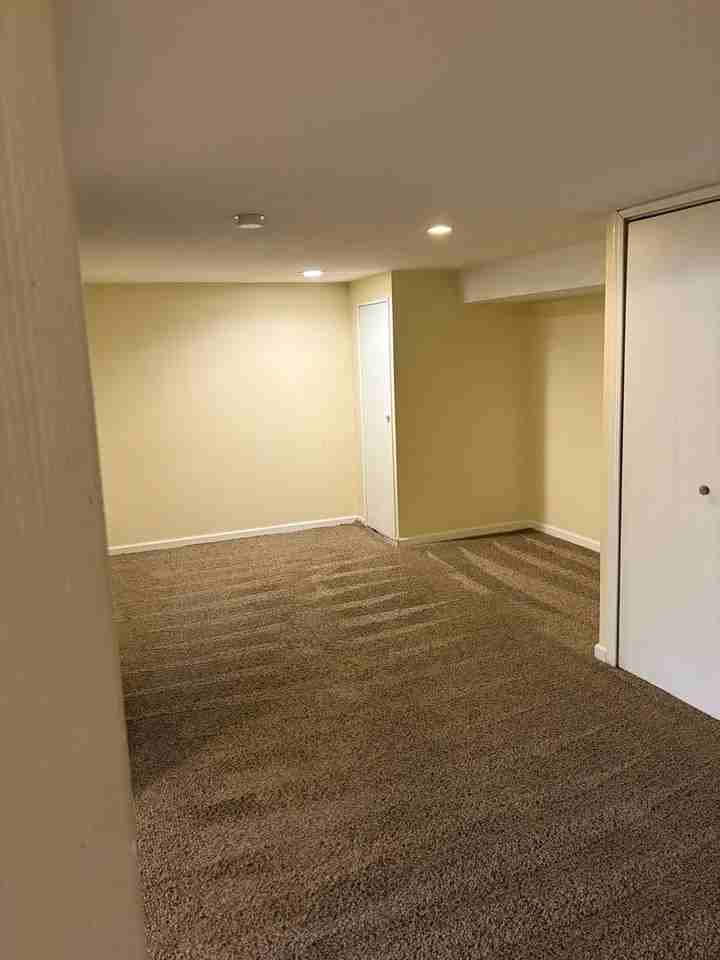 704 Robinwood Ln - Photo 6 of 13