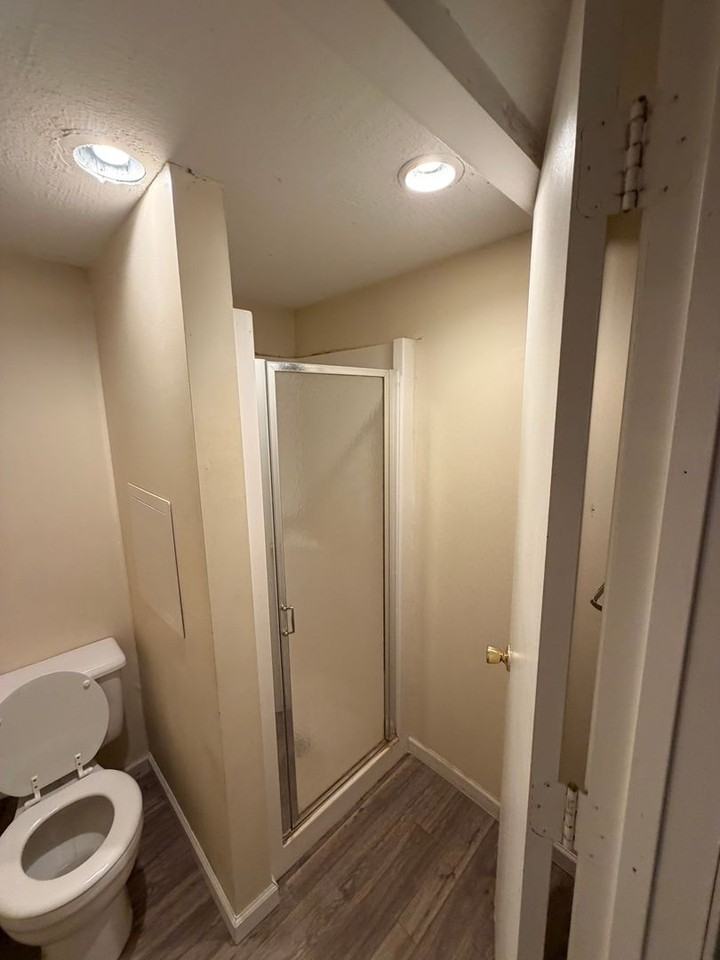 704 Robinwood Ln - Photo 7 of 13
