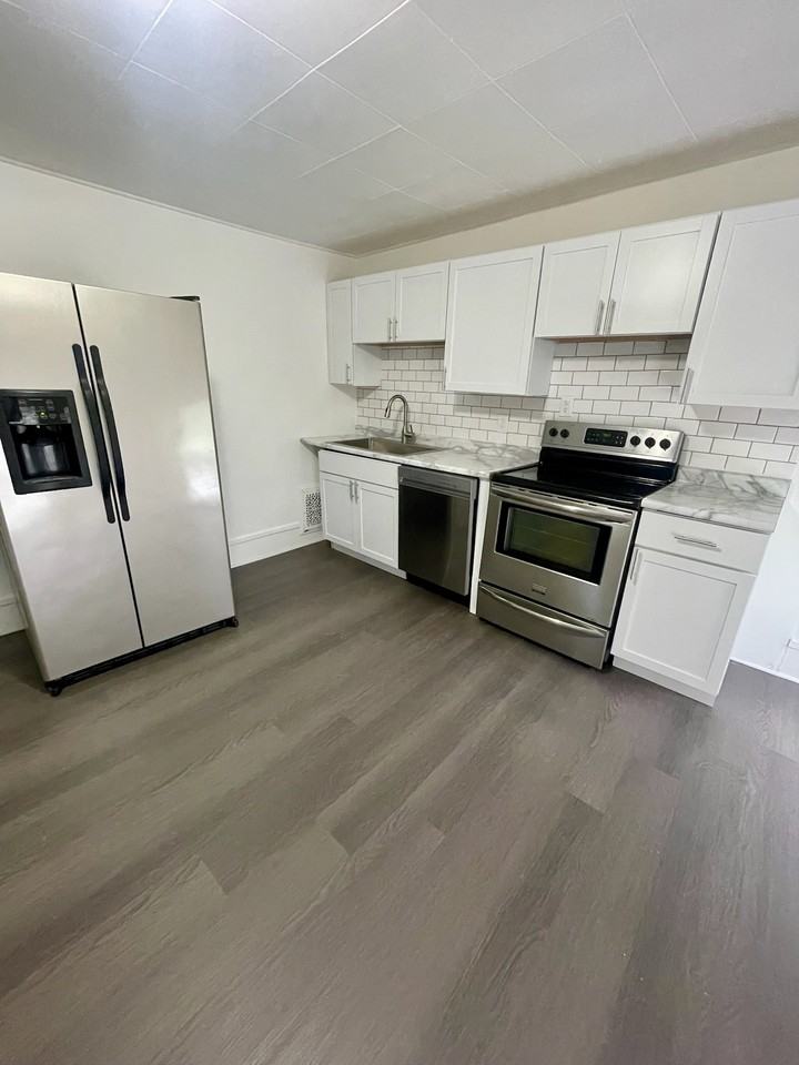 106 S Hamilton St #3 - Photo 3 of 18