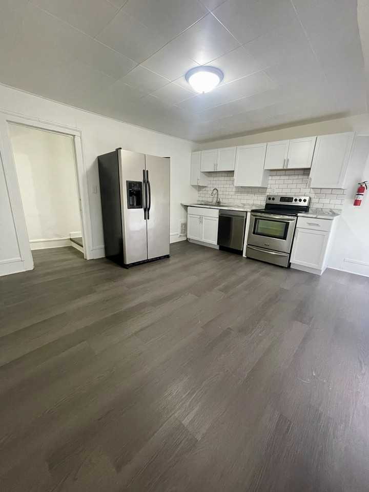 106 S Hamilton St #3 - Photo 4 of 18
