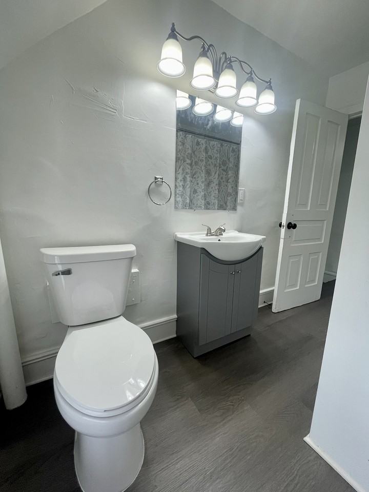 106 S Hamilton St #3 - Photo 6 of 18