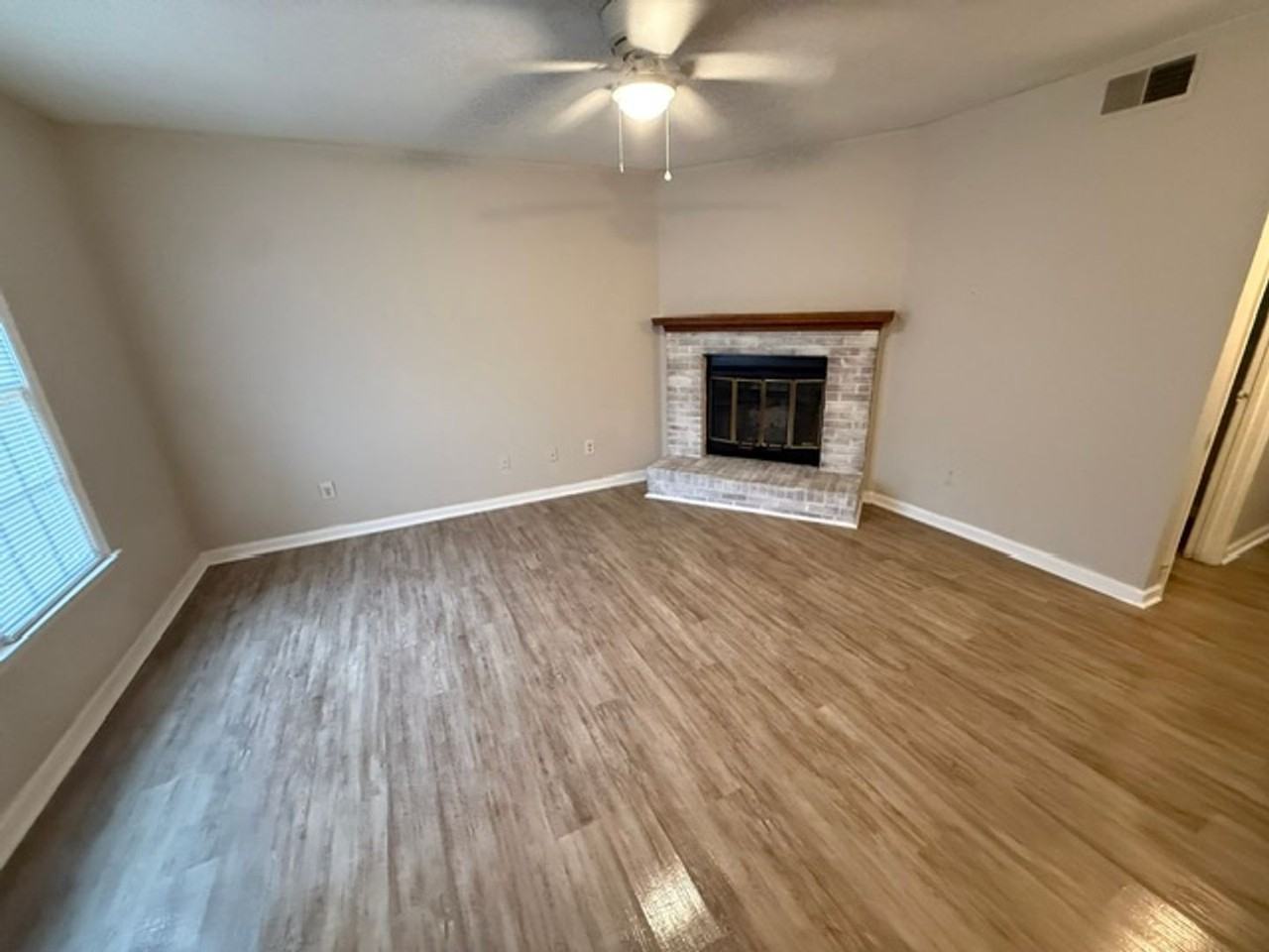 113 Manorwood Ct #C - Photo 3 of 25
