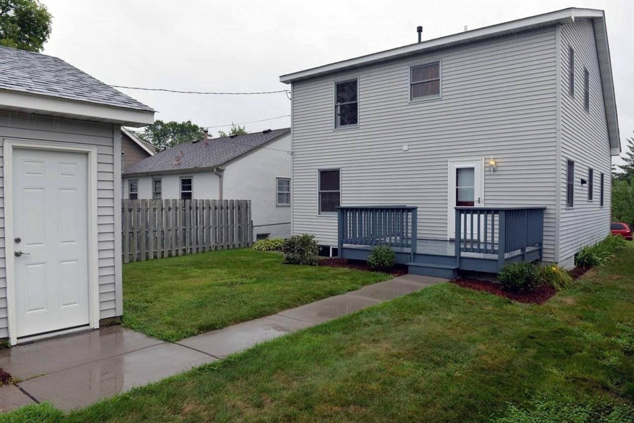 3937 Unity Ave N - Photo 2 of 6