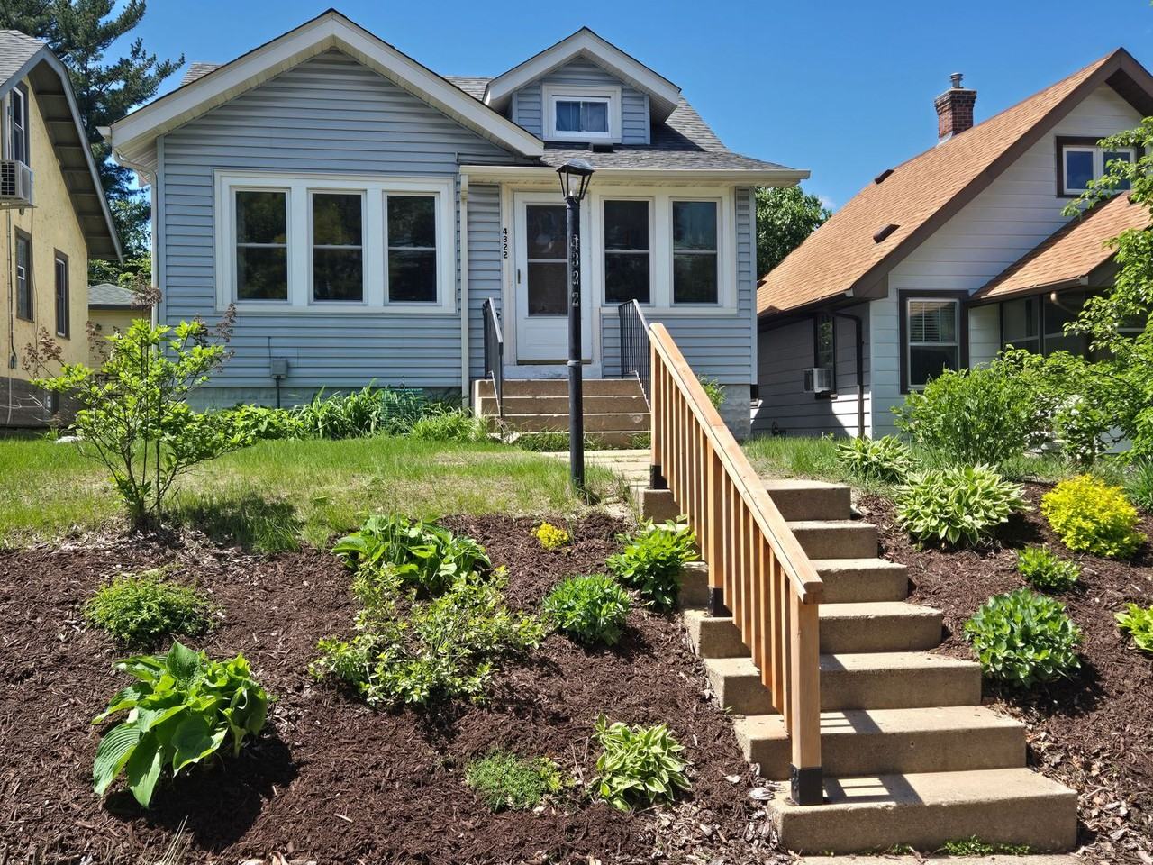 4322 Bloomington Ave - Photo 3 of 20