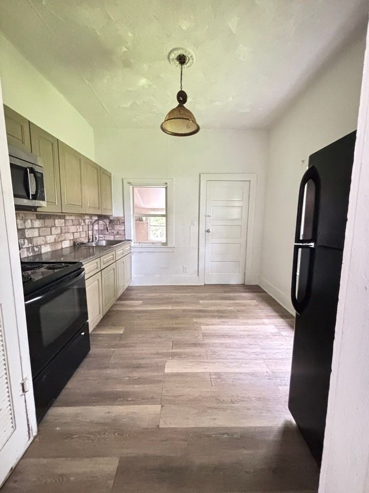 1348 Spearing St #1 - Photo 2 of 13