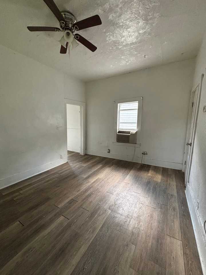 1348 Spearing St #1 - Photo 5 of 13