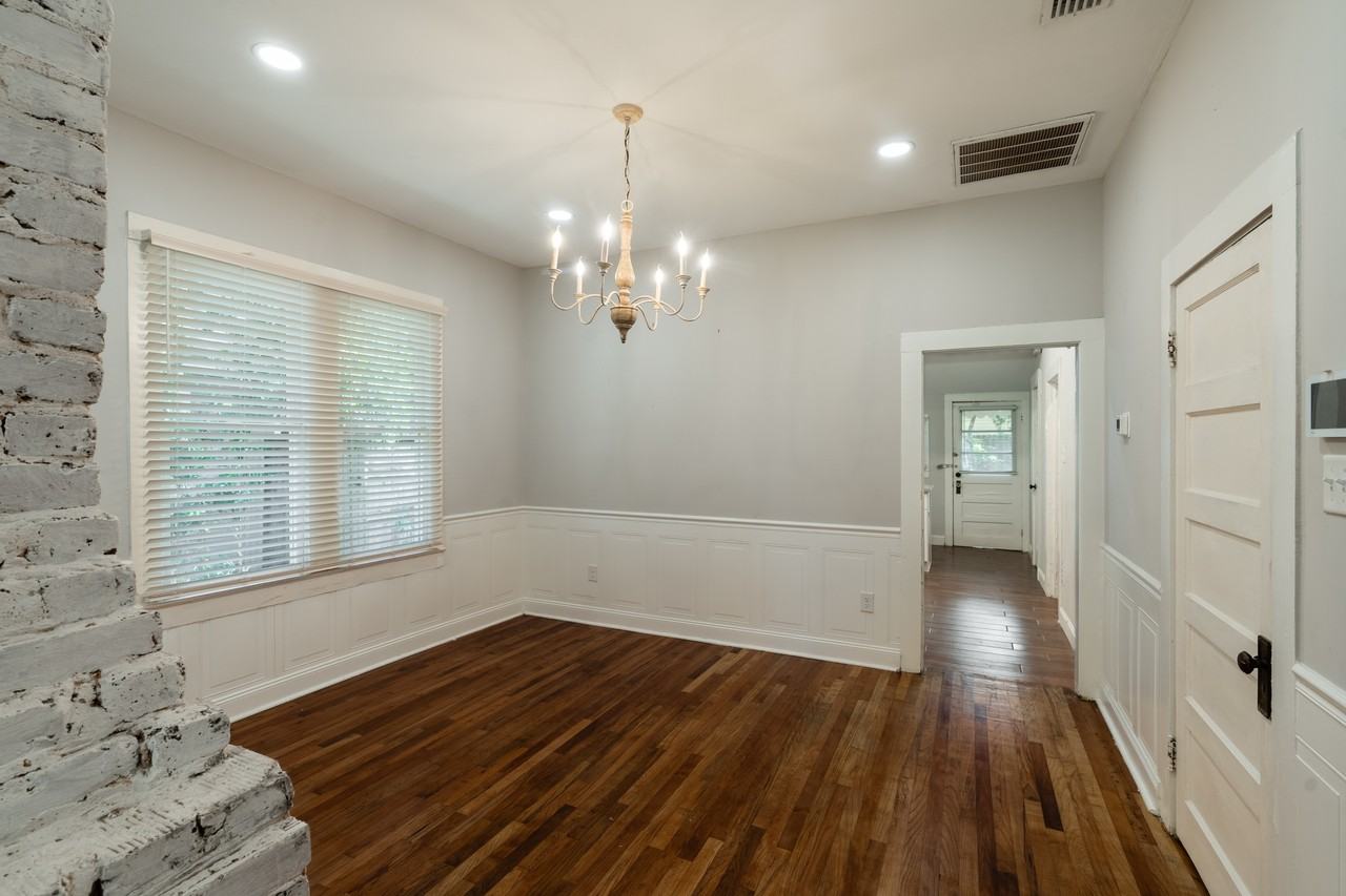 209 S Fulton St #1 - Photo 4 of 13