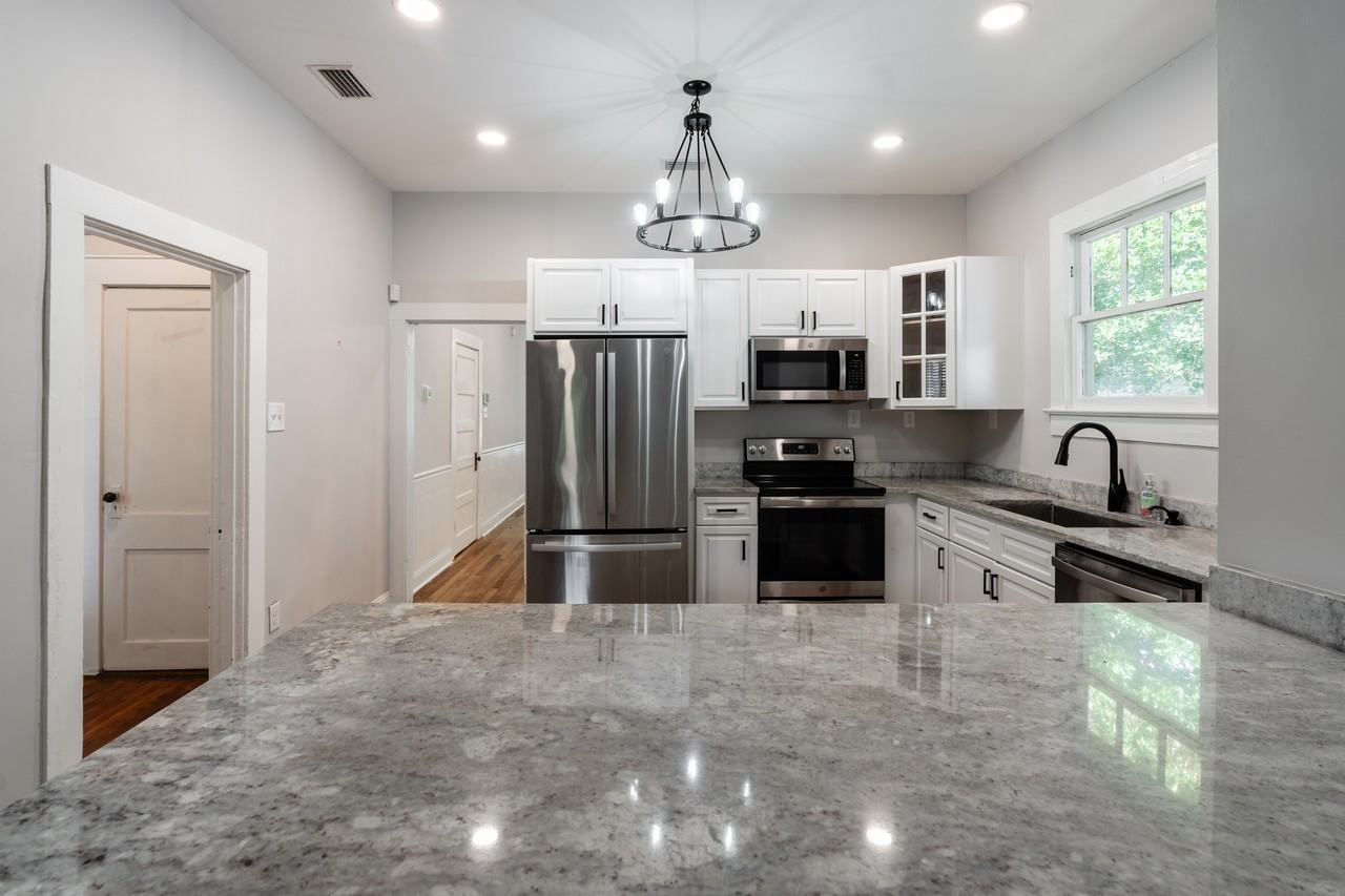 209 S Fulton St #1 - Photo 6 of 13