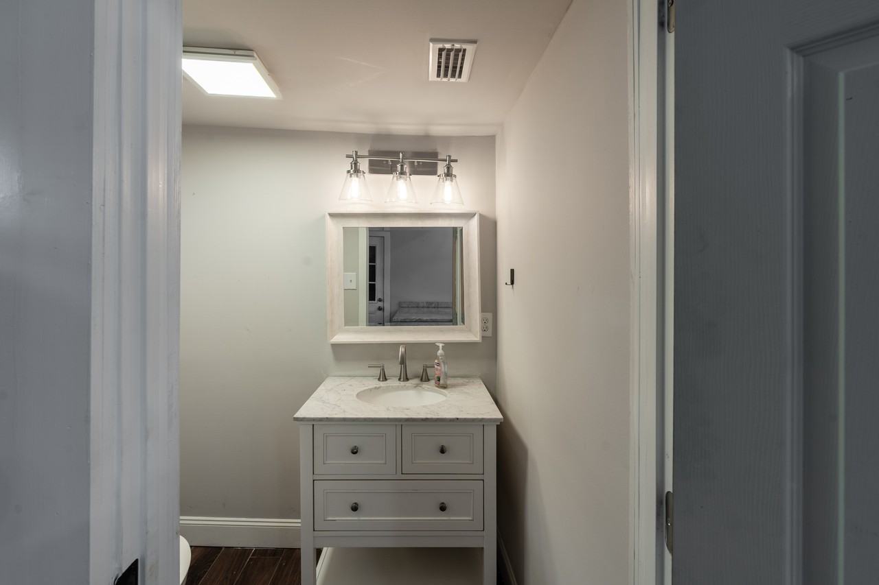 209 S Fulton St #1 - Photo 7 of 13