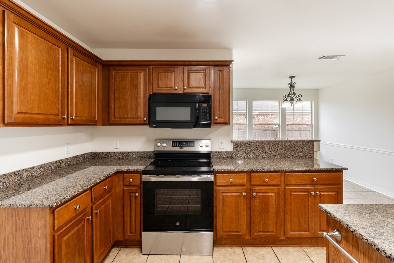 1375 Selby Phillips Dr #1 - Photo 5 of 20