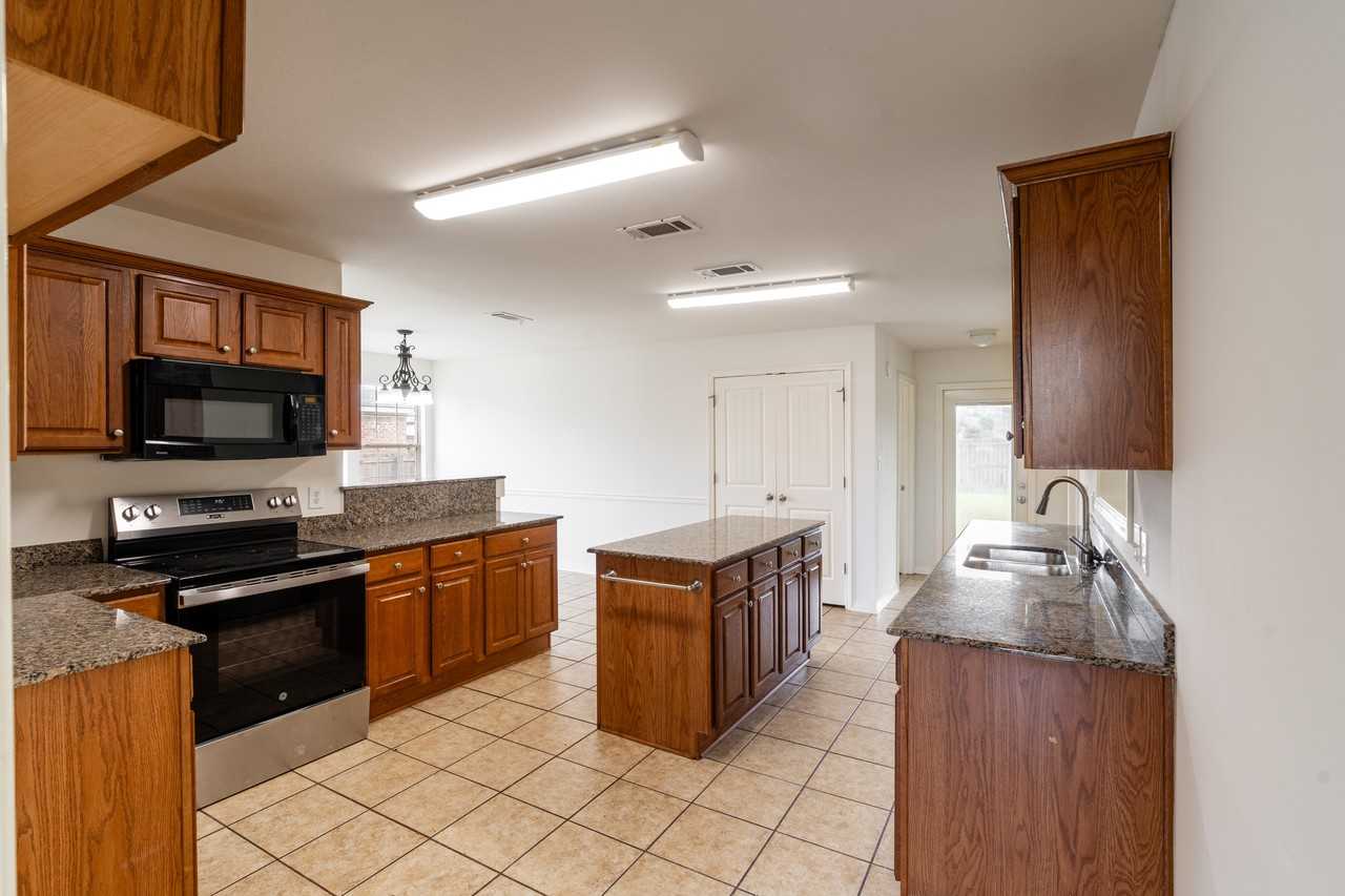 1375 Selby Phillips Dr #1 - Photo 6 of 20