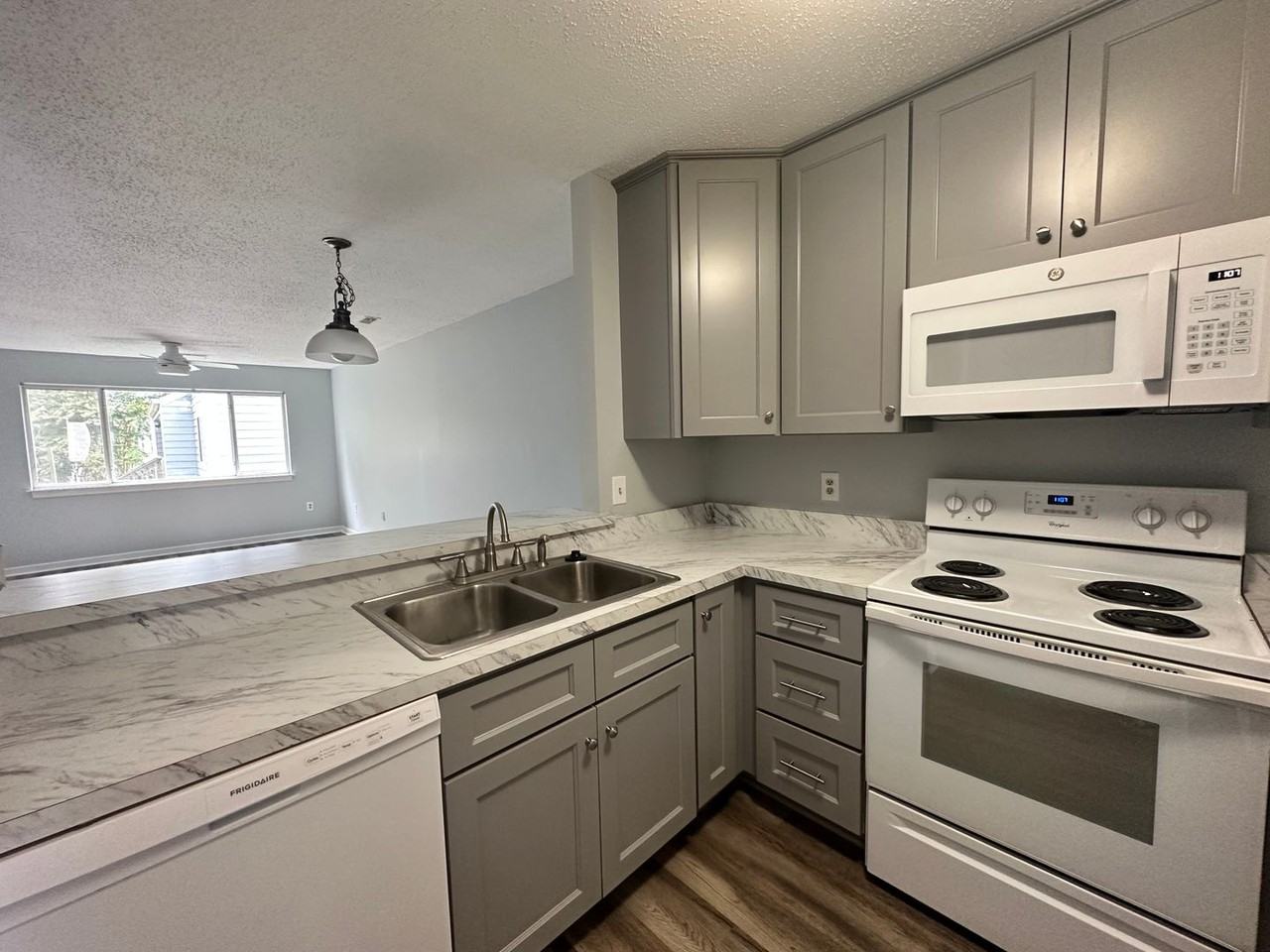 1203 Jamestown Rd #B3 - Photo 2 of 6