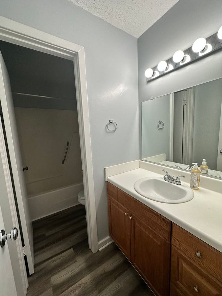 1203 Jamestown Rd #B3 - Photo 5 of 6