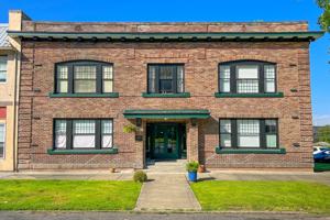 featured image of 133 N Market Blvd