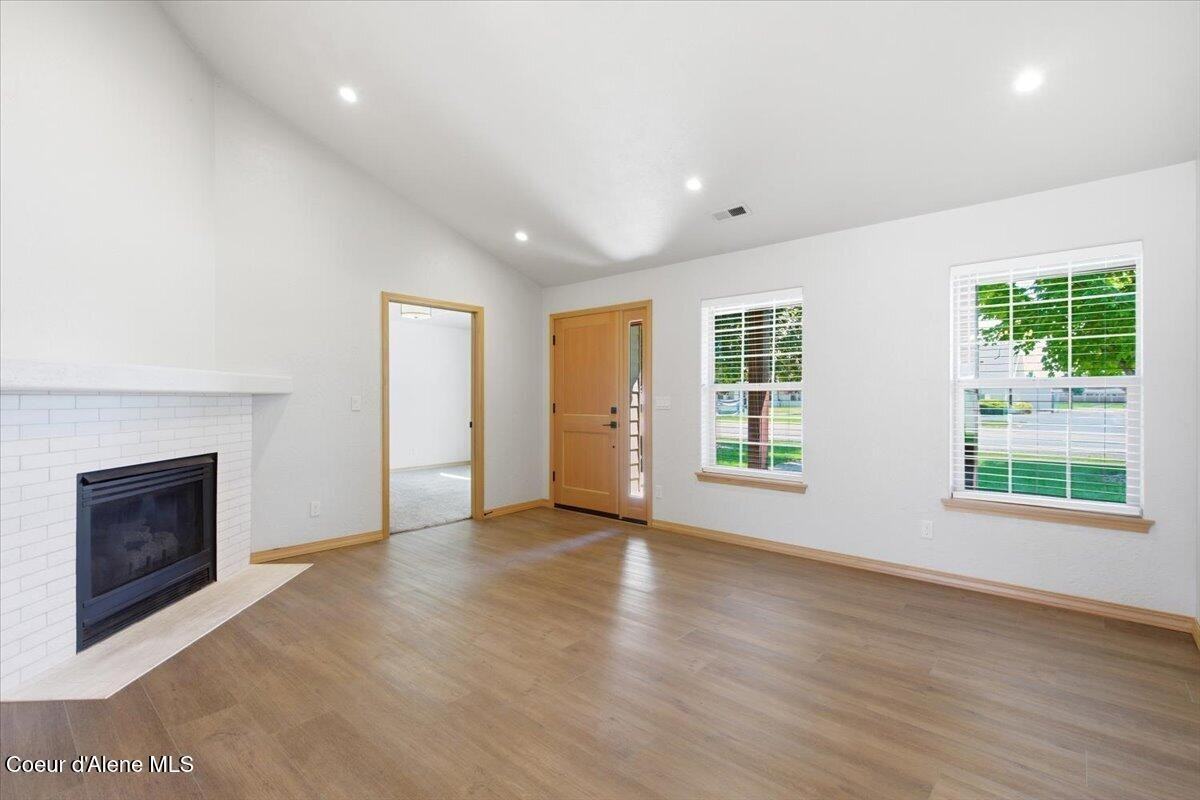697 W Honeysuckle Ave #1 - Photo 7 of 18