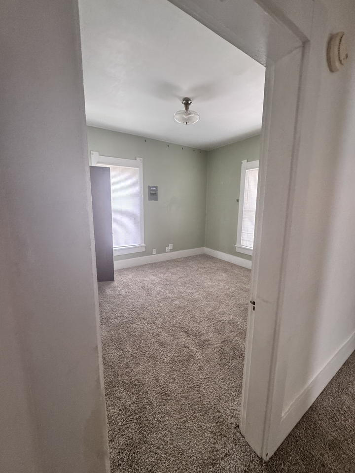 751 E Jefferson St #2 - Photo 6 of 20