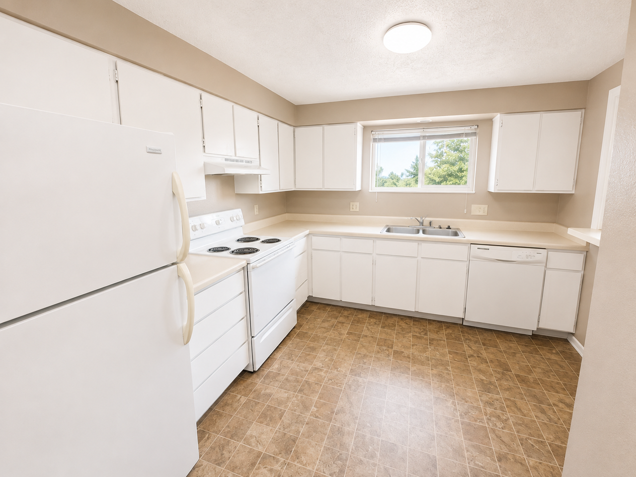 1118 Oakland St #34 - Photo 3 of 10