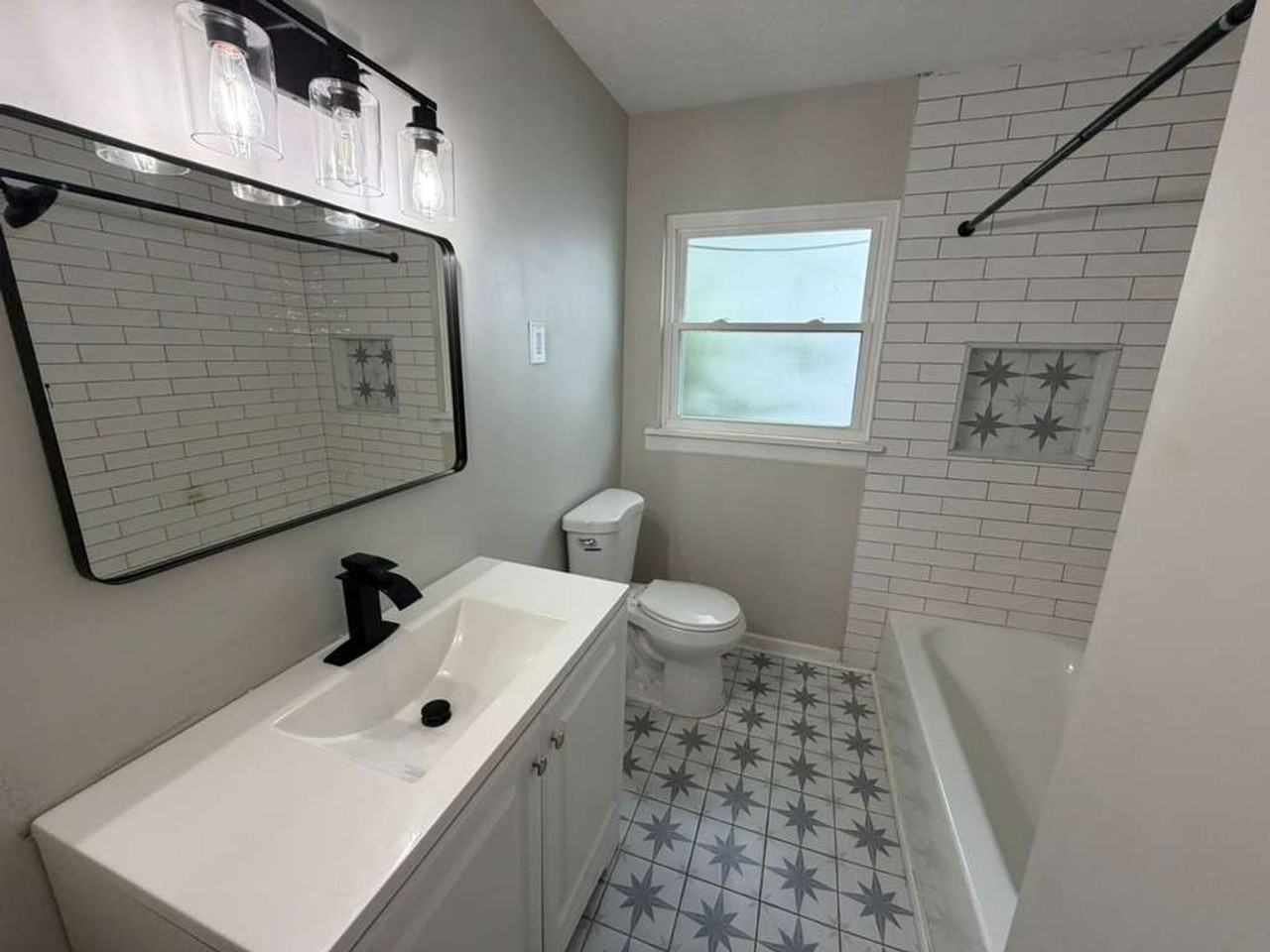 1037 Keystone Dr - Photo 7 of 19