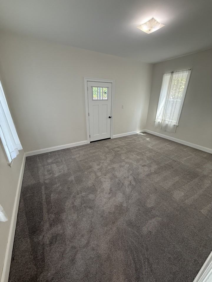 315 E Main St #1 - Photo 7 of 33