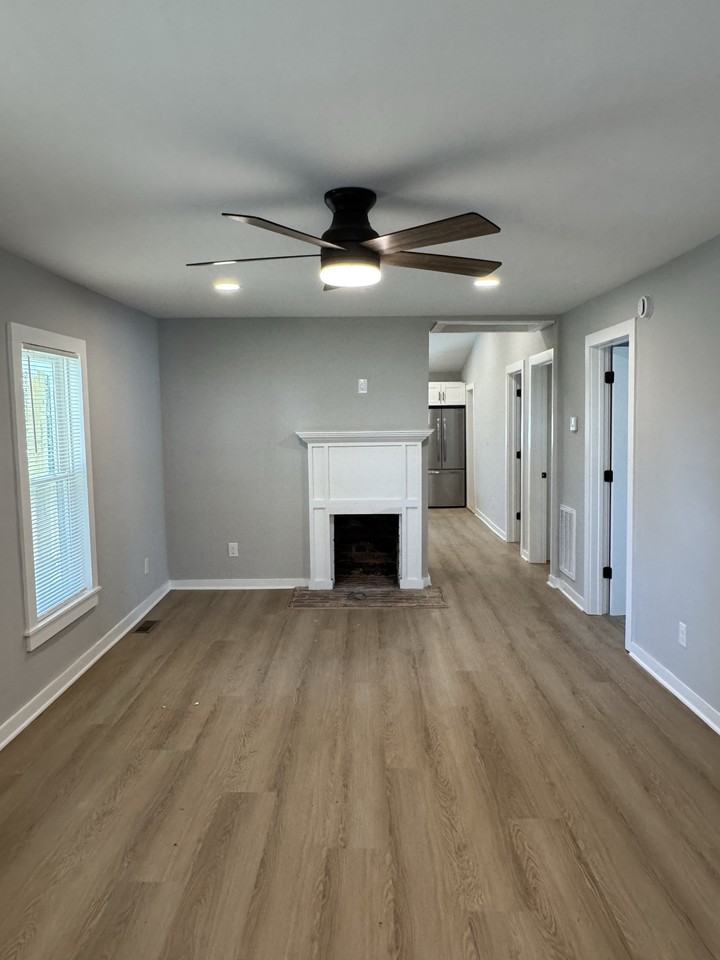 231 Glenn St Nw #1 - Photo 3 of 10