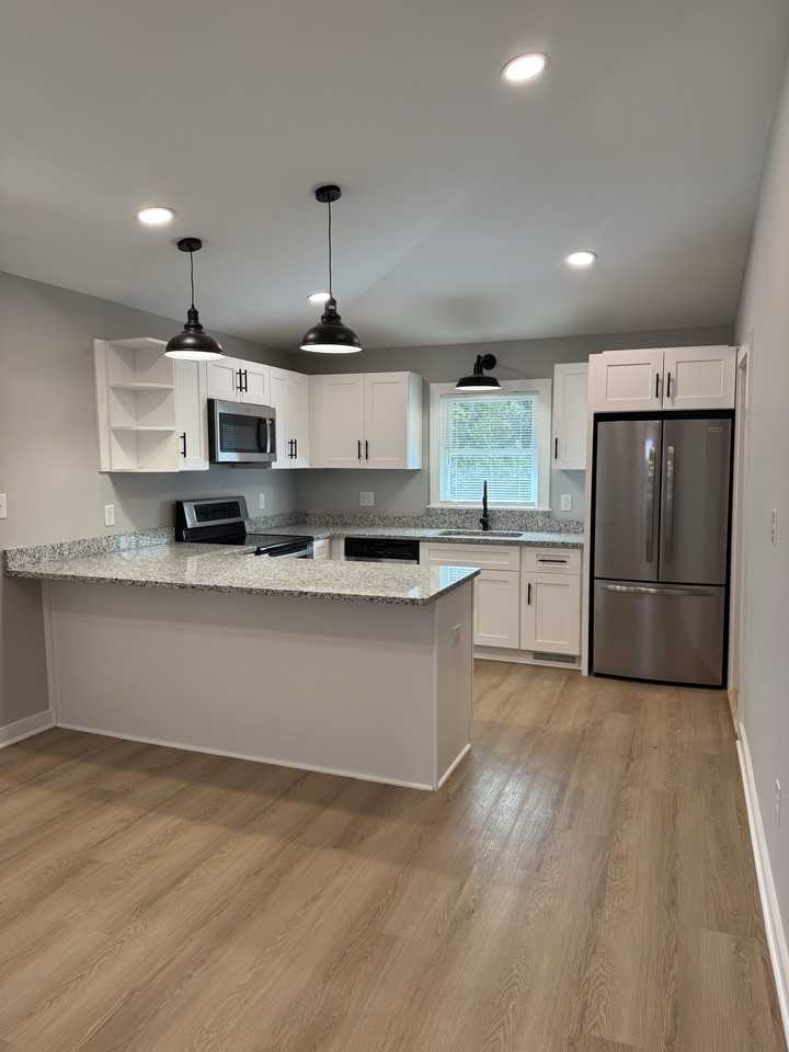231 Glenn St Nw #1 - Photo 5 of 10
