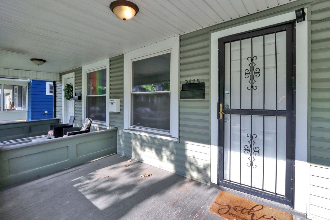 2475 Indianola Ave - Photo 3 of 33