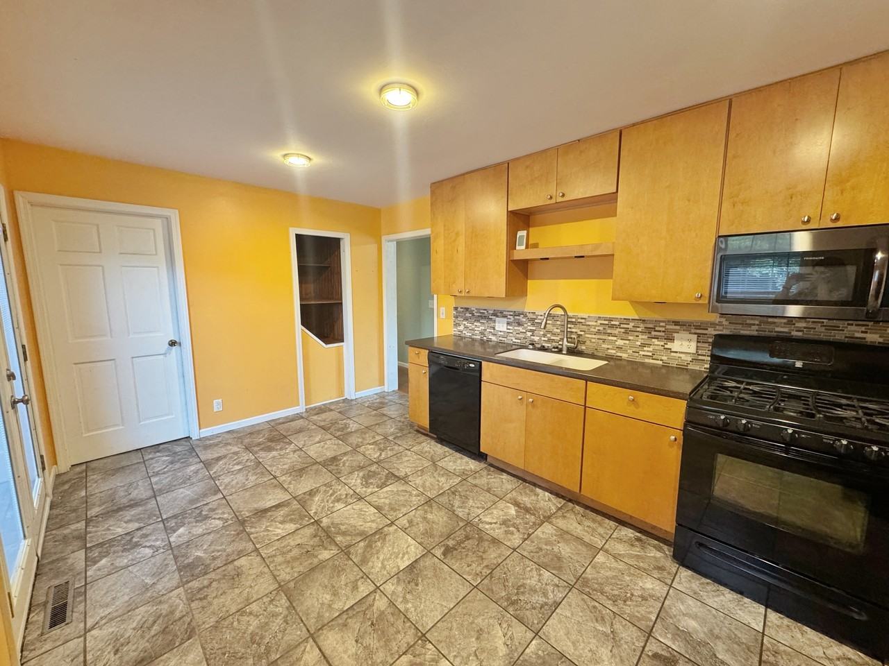 125 Se 240th Rd #1 - Photo 7 of 28