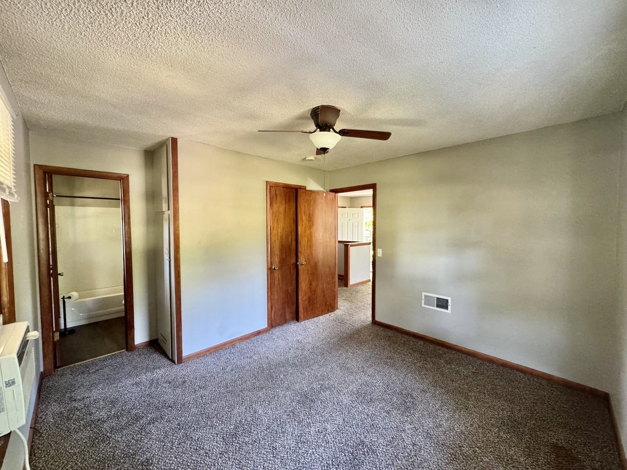 414 N Mulberry St #D - Photo 4 of 7