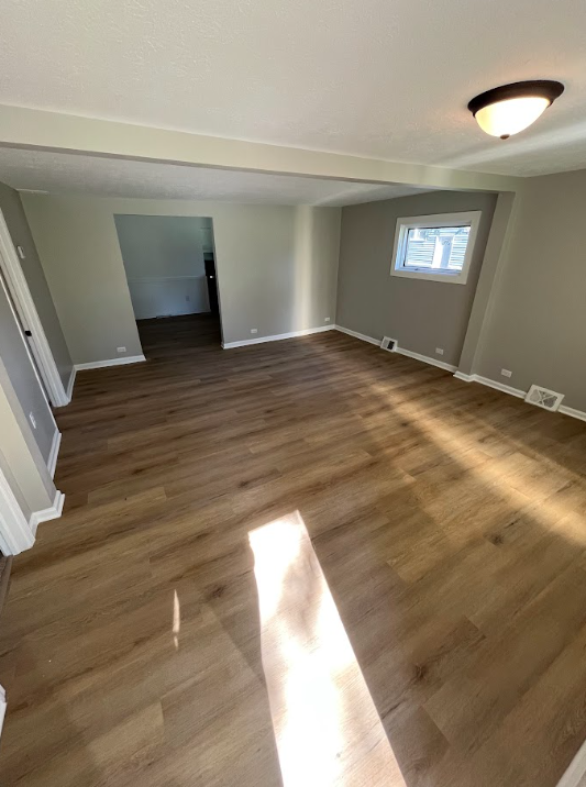 4459 Silverdale Rd - Photo 5 of 12