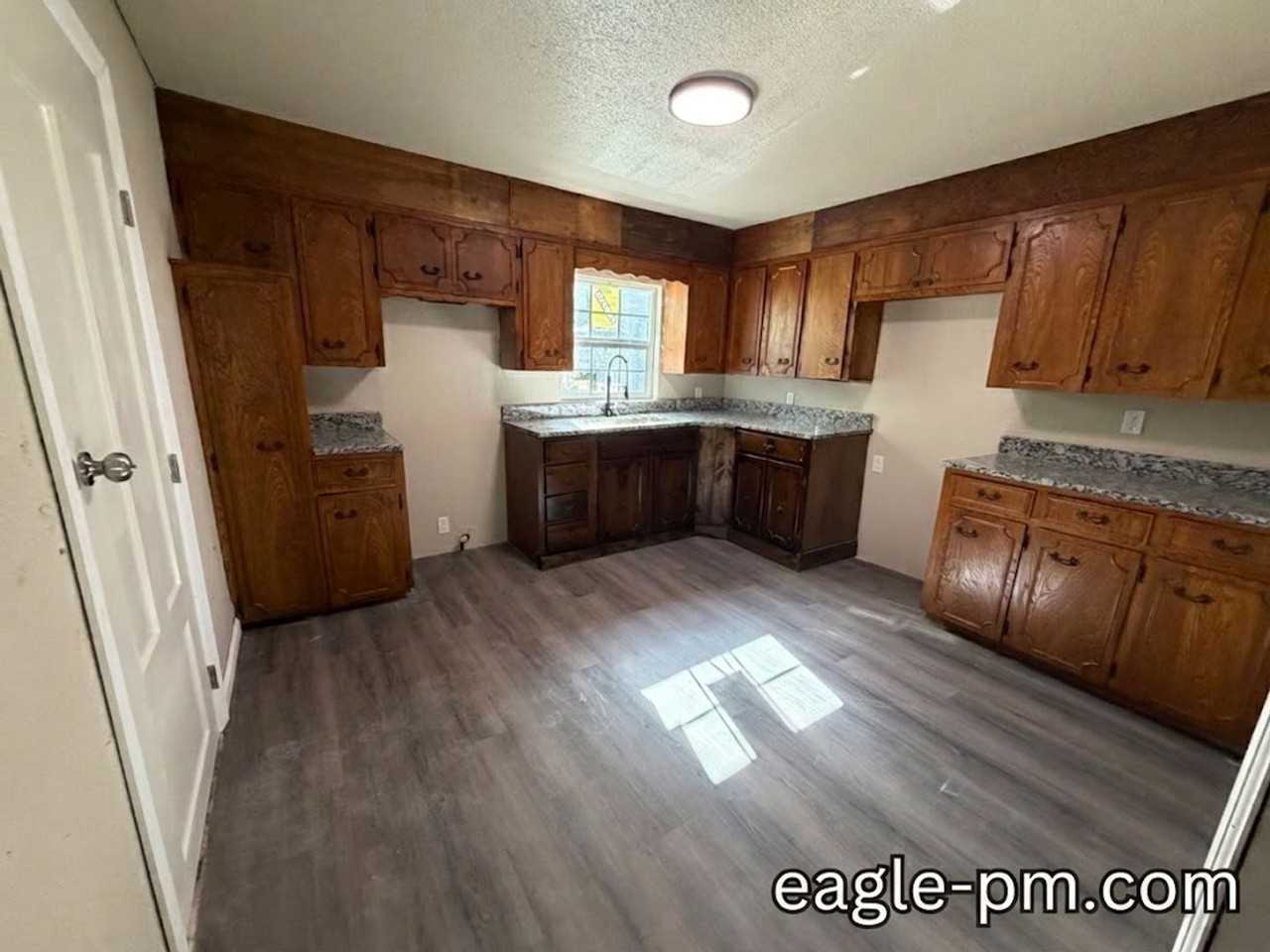 1108 N St Nw - Photo 3 of 7