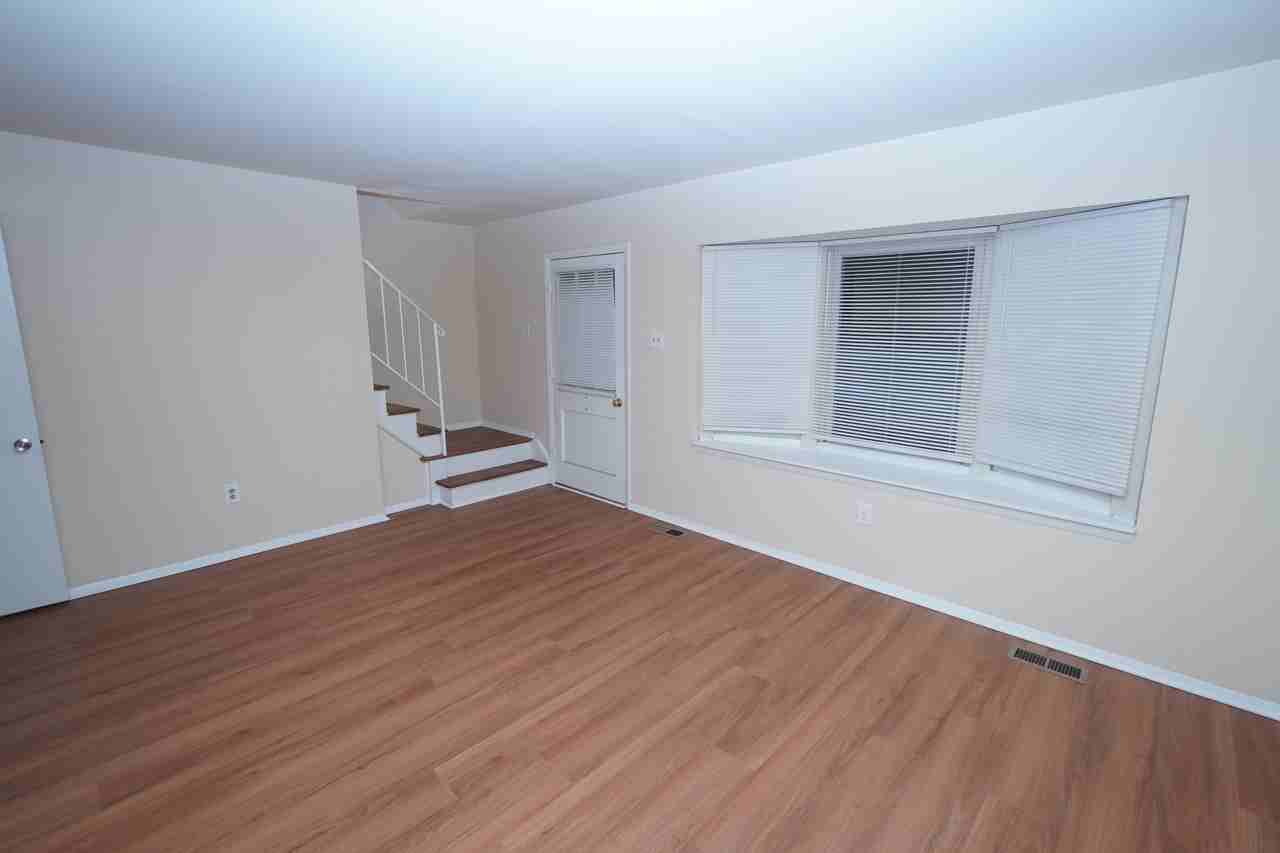 691 Towne Center Drive - Photo 5 of 24