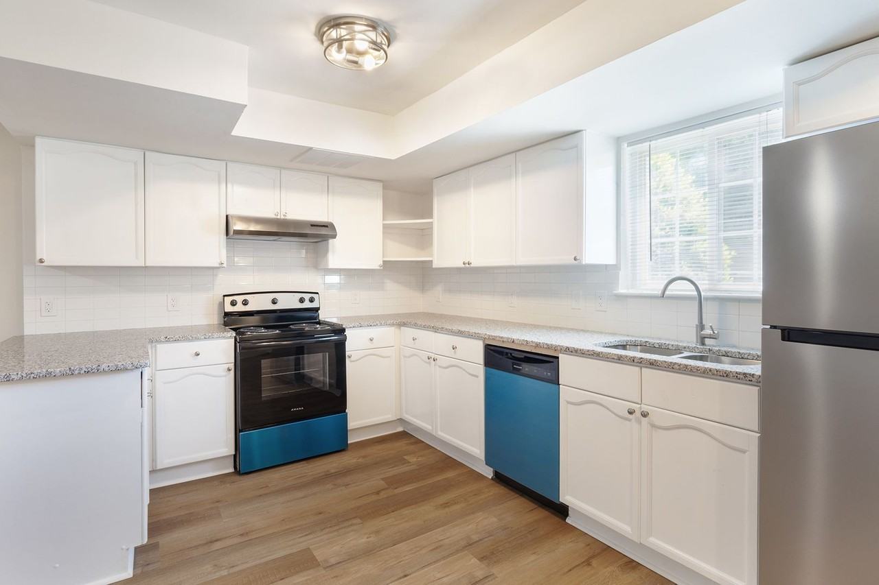641 Powder Springs St Se #13 - Photo 3 of 18