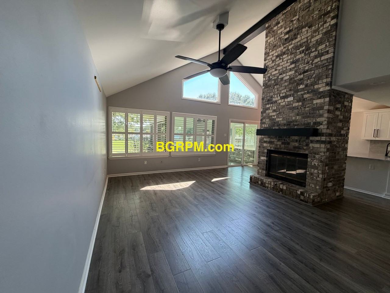 109 Hampton Cv - Photo 2 of 16