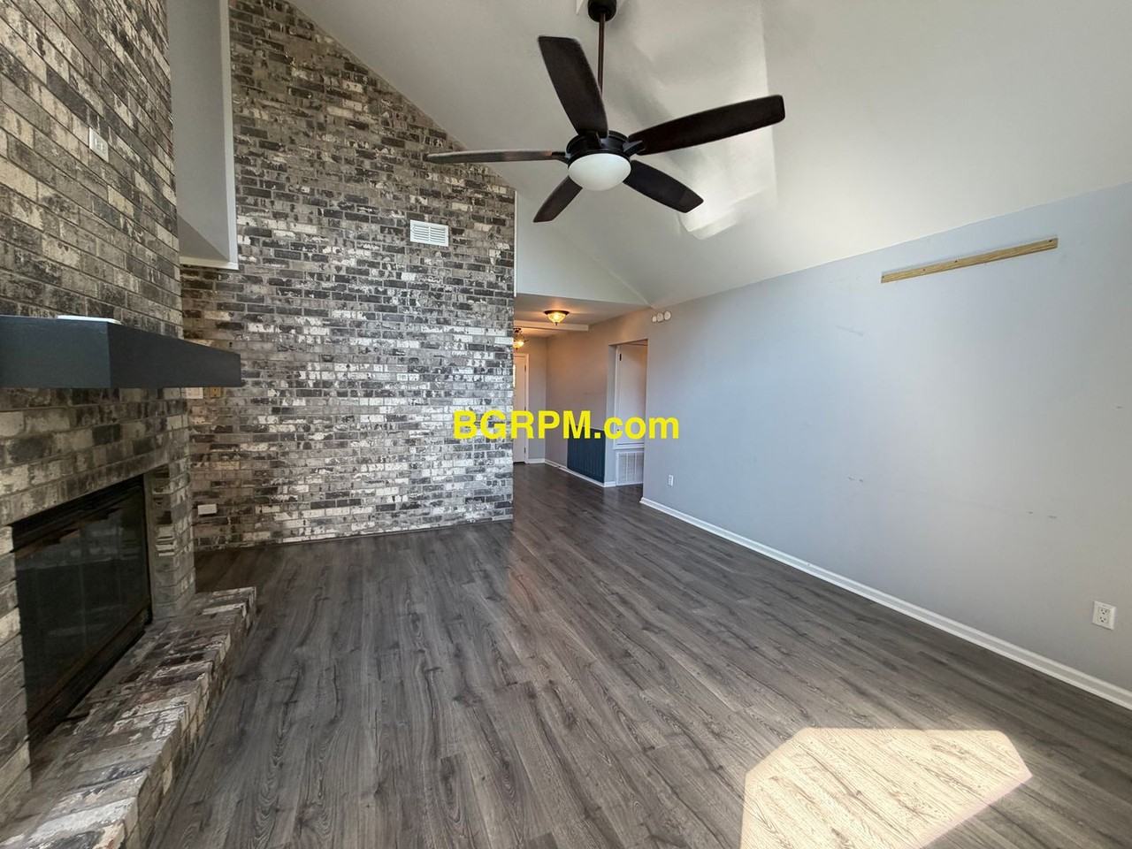 109 Hampton Cv - Photo 3 of 16