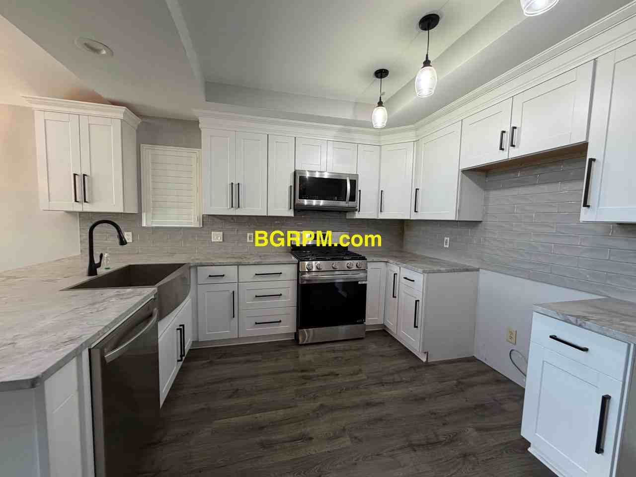 109 Hampton Cv - Photo 5 of 16