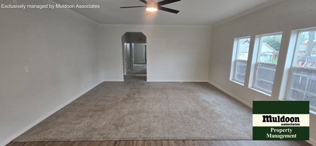 3016 Withers Ave - Photo 6 of 13