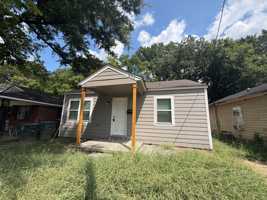 featured image of 852 Marianna St