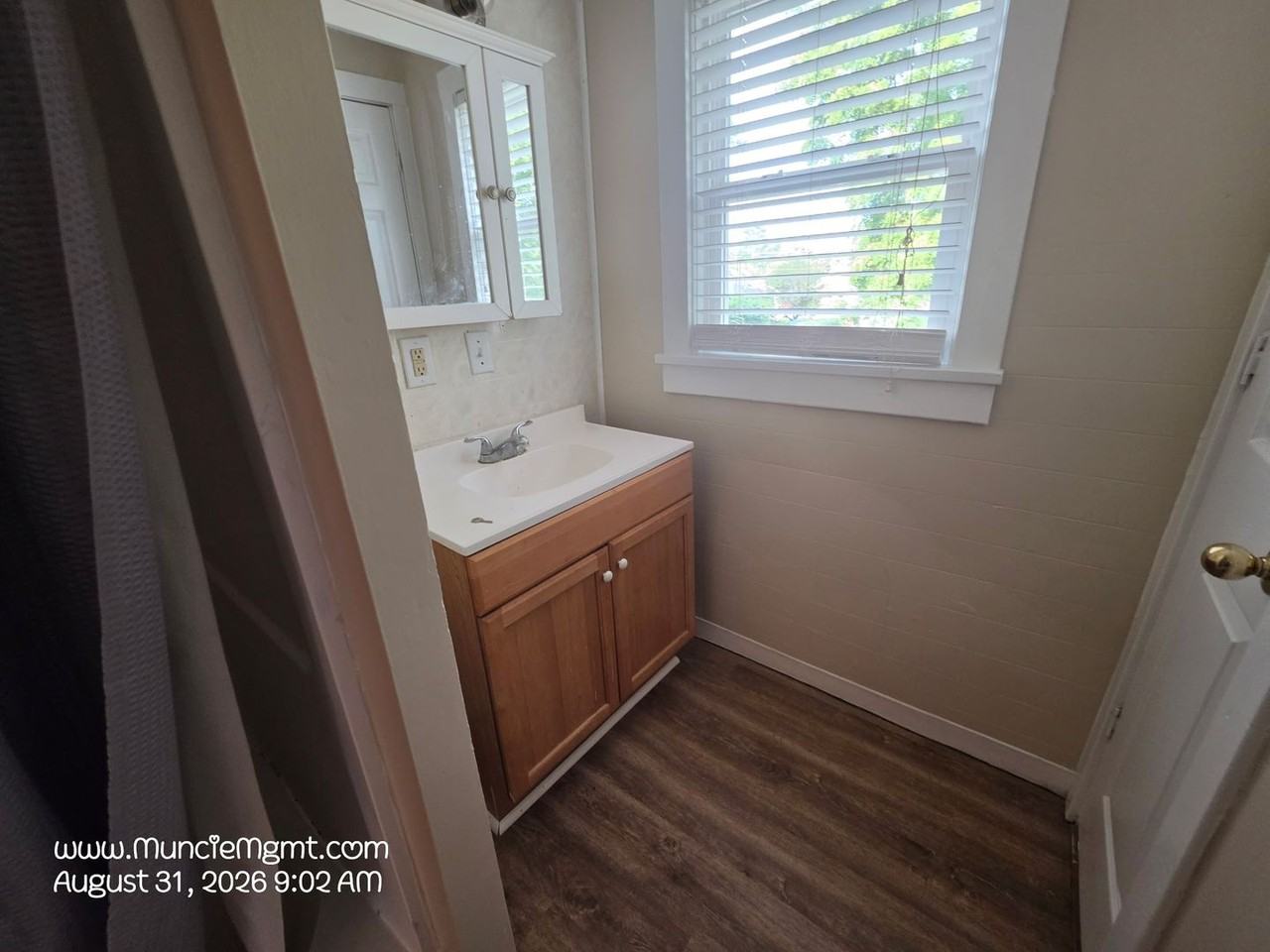 323 S Mckinley Ave - Photo 3 of 12