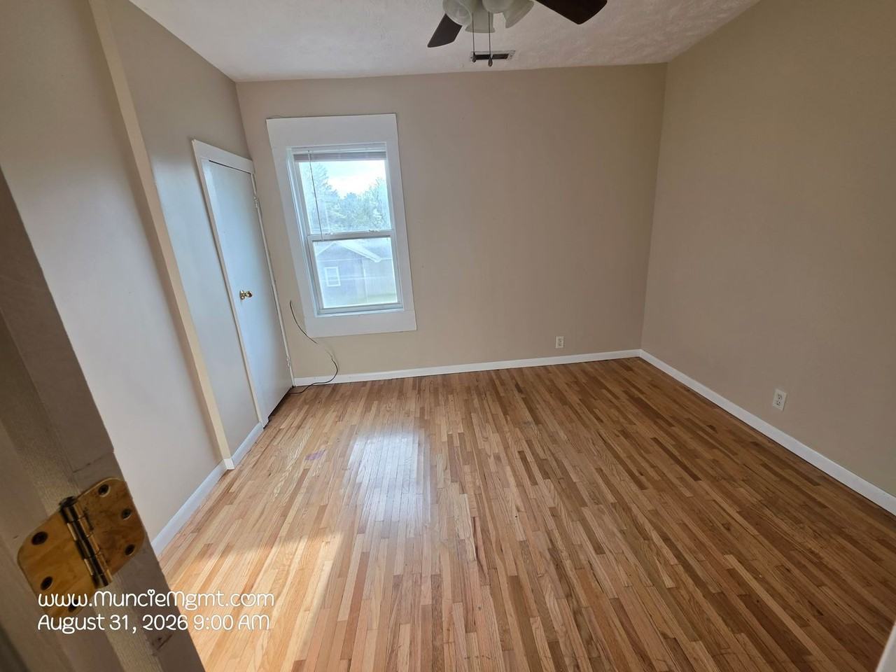 323 S Mckinley Ave - Photo 4 of 12