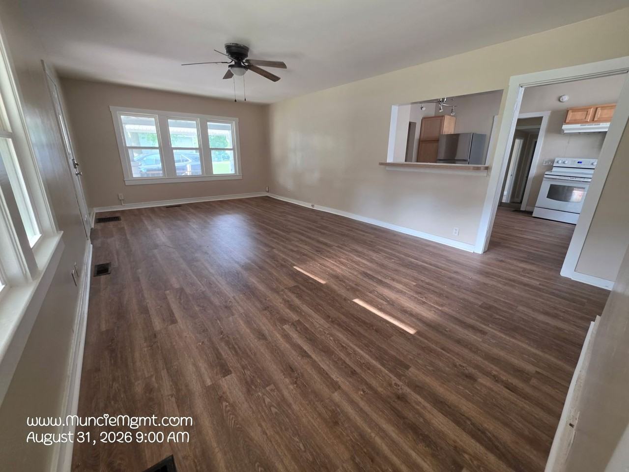 323 S Mckinley Ave - Photo 7 of 12