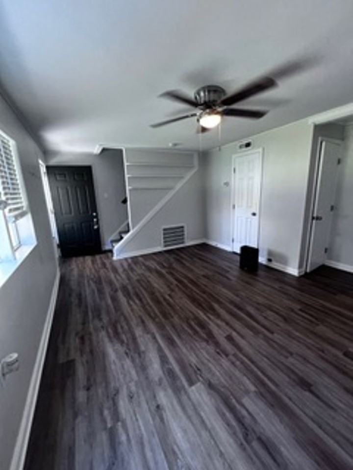 221 W Fairview Rd - Photo 4 of 13