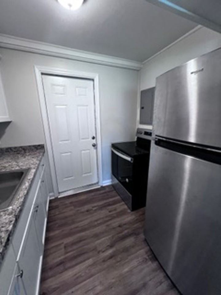 221 W Fairview Rd - Photo 5 of 13